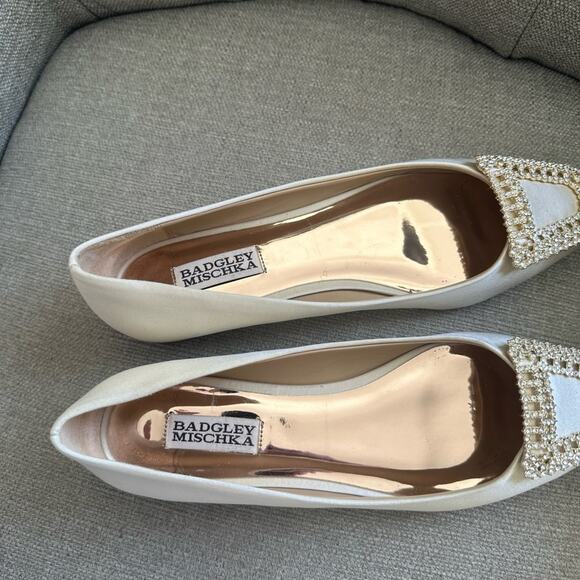 NWOT: Badgley Mischka Emerie Satin Flats - Picture 2 of 8